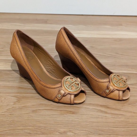 Tory Burch Amanda Tan Honey Brown - Size 5 - Picture 1 of 4